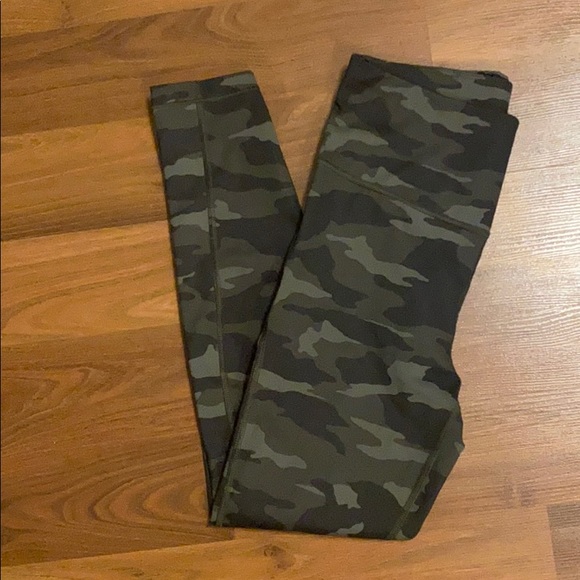 Athleta Pants - Athleta leggings